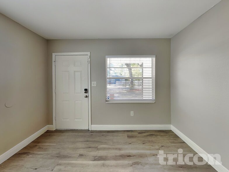 Building Photo - 8307 N Elmer St