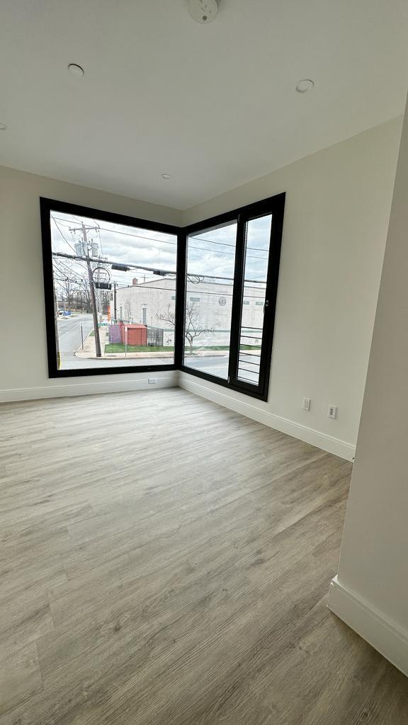 Building Photo - The Vantage