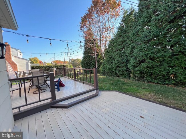 Building Photo - 918 Rockwell Rd