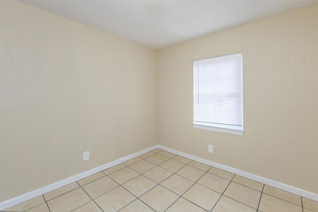 Building Photo - 5901 S Dale Mabry Hwy