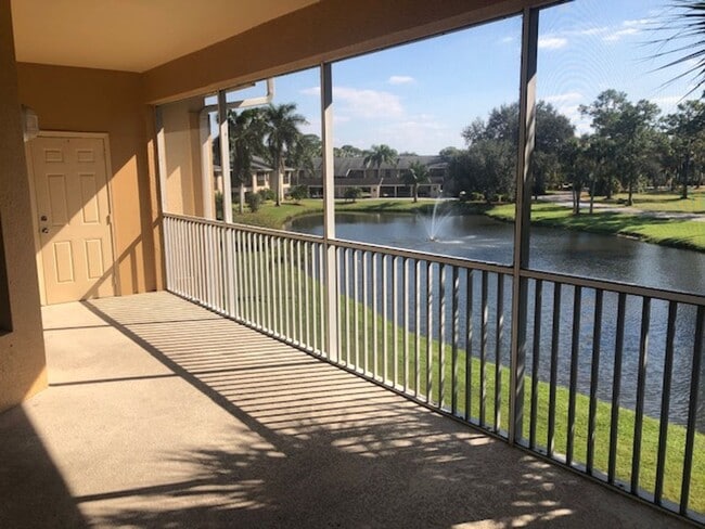 Primary Photo - 15250 Riverbend Blvd