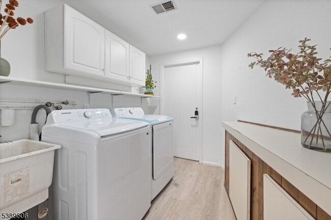 Building Photo - 160 Goldmine Ln