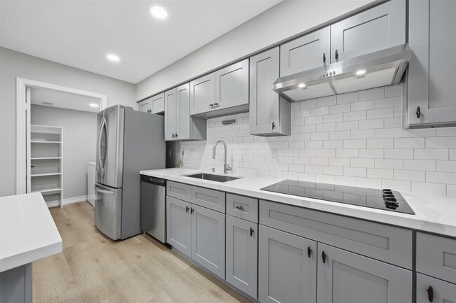 Building Photo - 9261 Westwood Village Dr