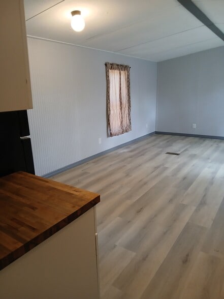Building Photo - 4240 Morlock Ln