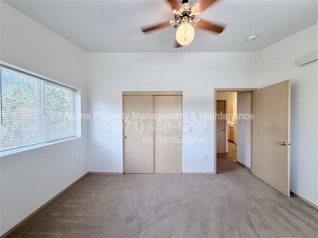 Building Photo - 10020 SW 125th Ave