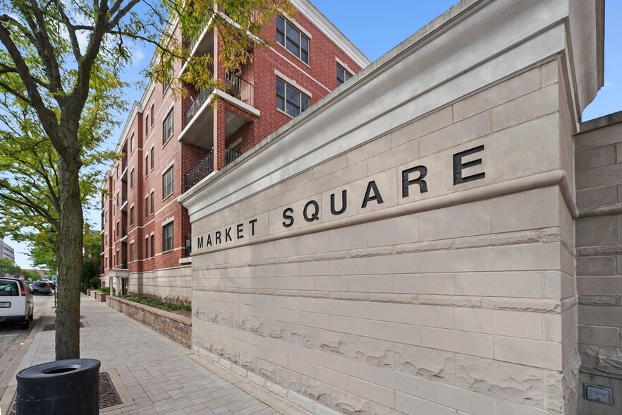 Primary Photo - 210 N Addison Ave #401