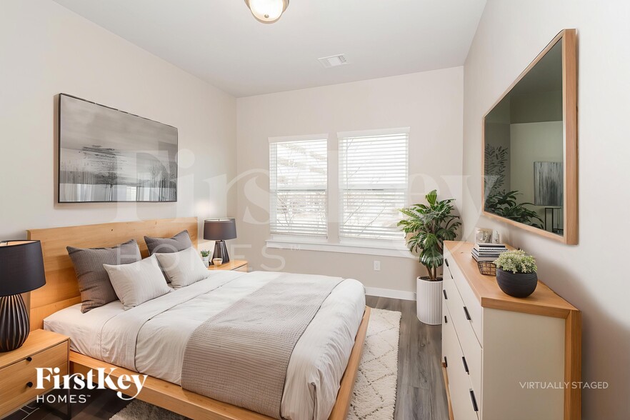 Building Photo - 309 N Centro Cir