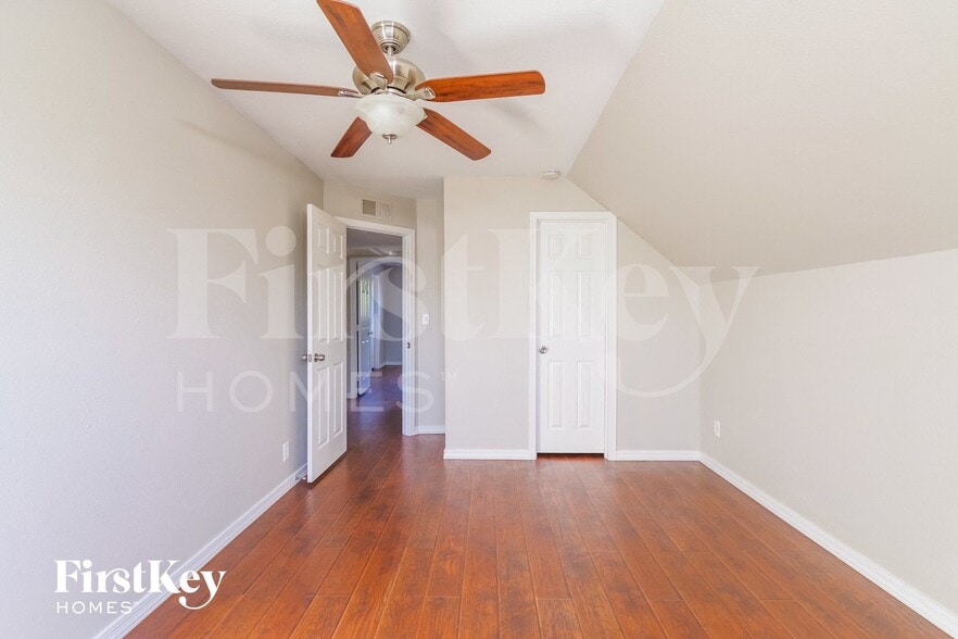 Building Photo - 4538 W Rovey Ave