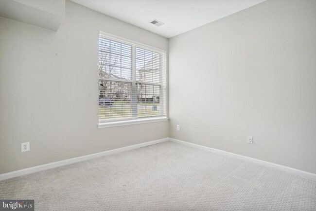 Building Photo - 13930 Greendale Dr