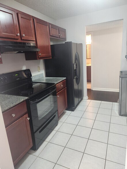 Building Photo - 9176 N Swan Cir