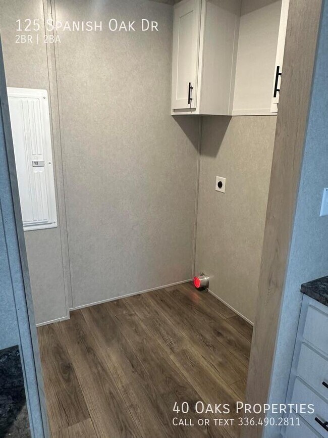 Building Photo - 125 Spanish Oak Dr