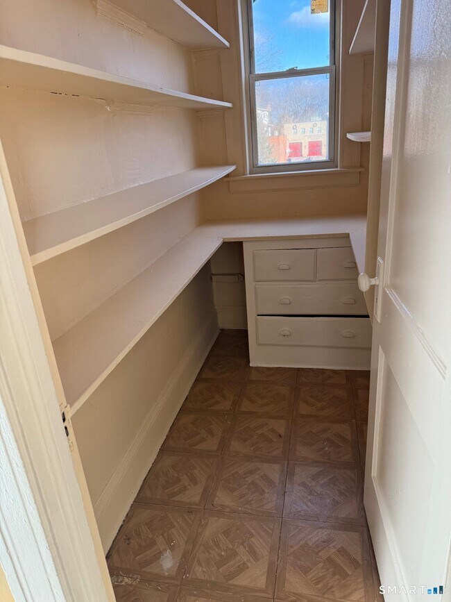 Building Photo - 120 Evergreen Ave