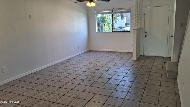 Building Photo - 196 W Sandalwood Ct