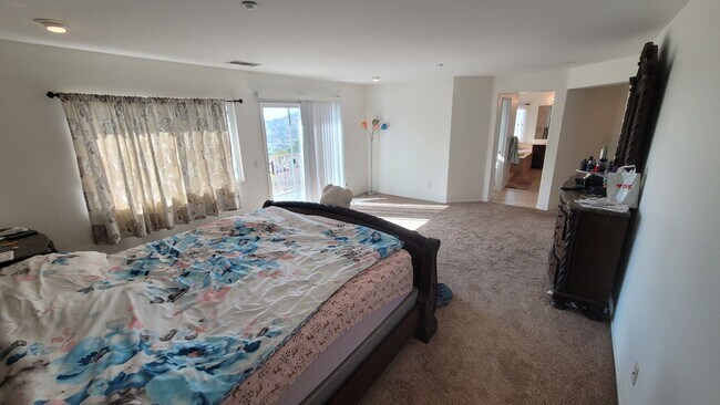 Building Photo - 2422 Pointe Pkwy