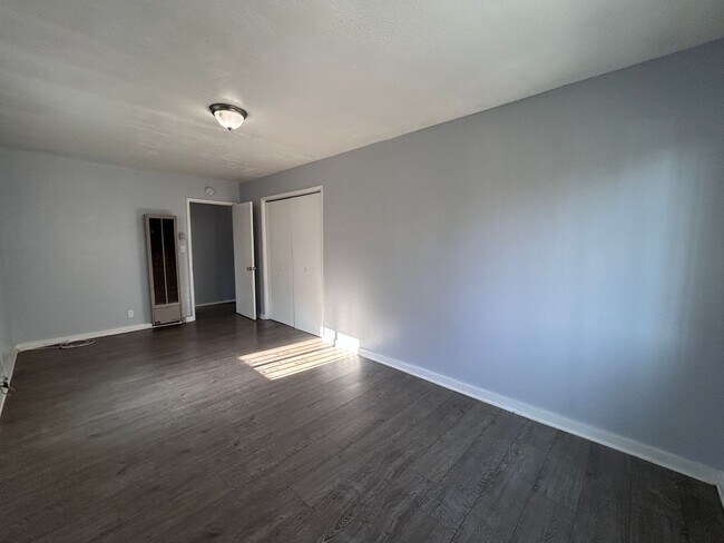 Building Photo - 1434 W 145th St