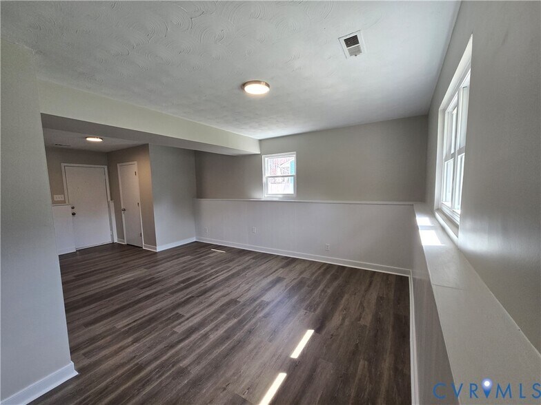 Building Photo - 10200 Stroud Ln