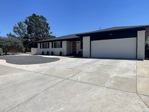 Building Photo - 7604 Sierra Azul Ave NE