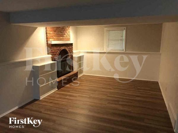 Building Photo - 9951 Parkhill St