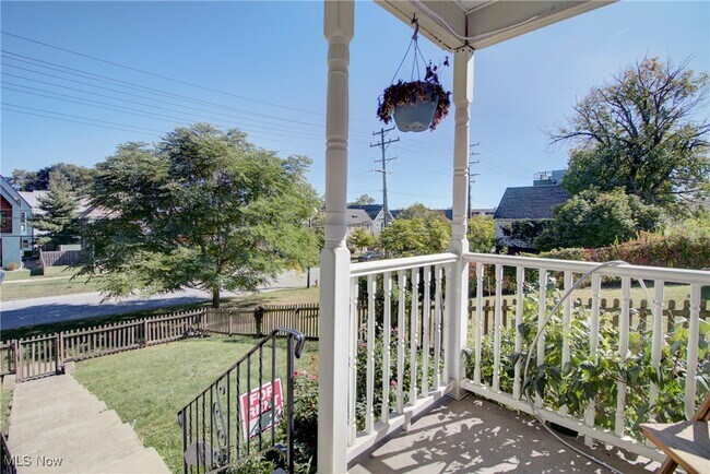 Primary Photo - 2494 W 7th St