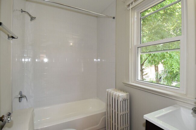 Building Photo - 633 24th St S