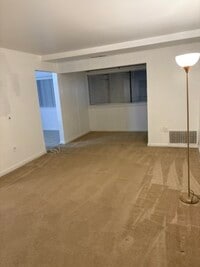 Building Photo - 100 Royal Oak Dr