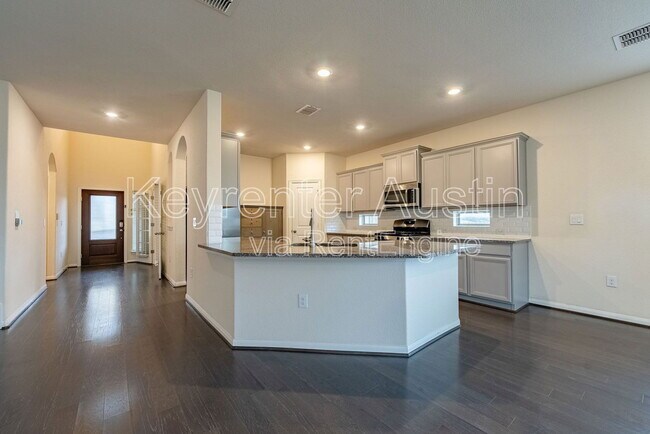 Building Photo - 500 Puerta Vallarta Ln