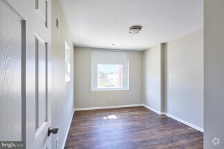 Building Photo - 5514 Woodland Ave