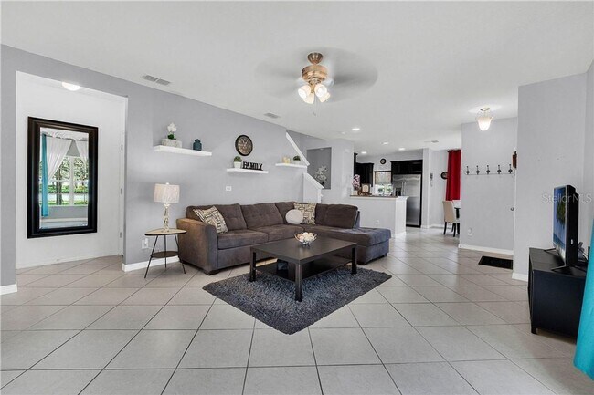 Building Photo - MOVE IN SPECIAL!!! Half A  MONTHS RENT!!!!...