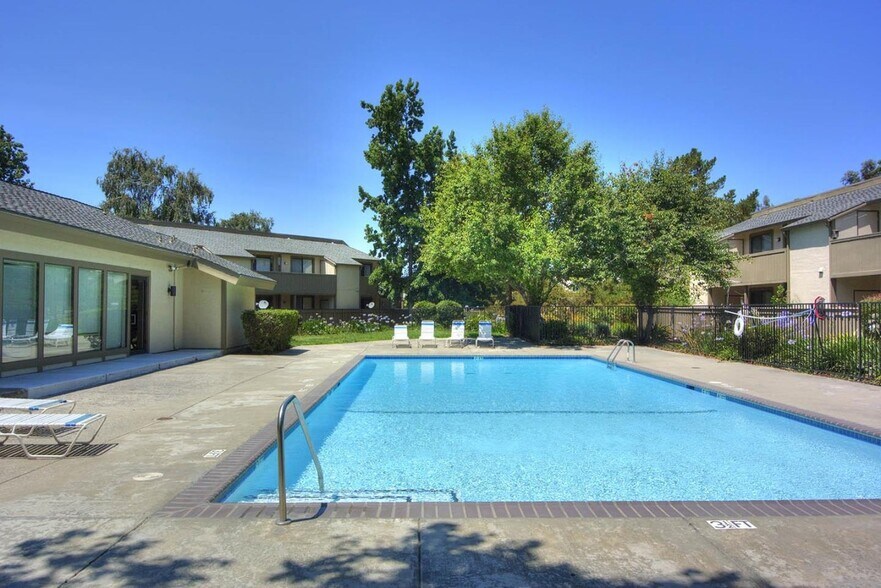 Building Photo - 1178 N Abbott Ave