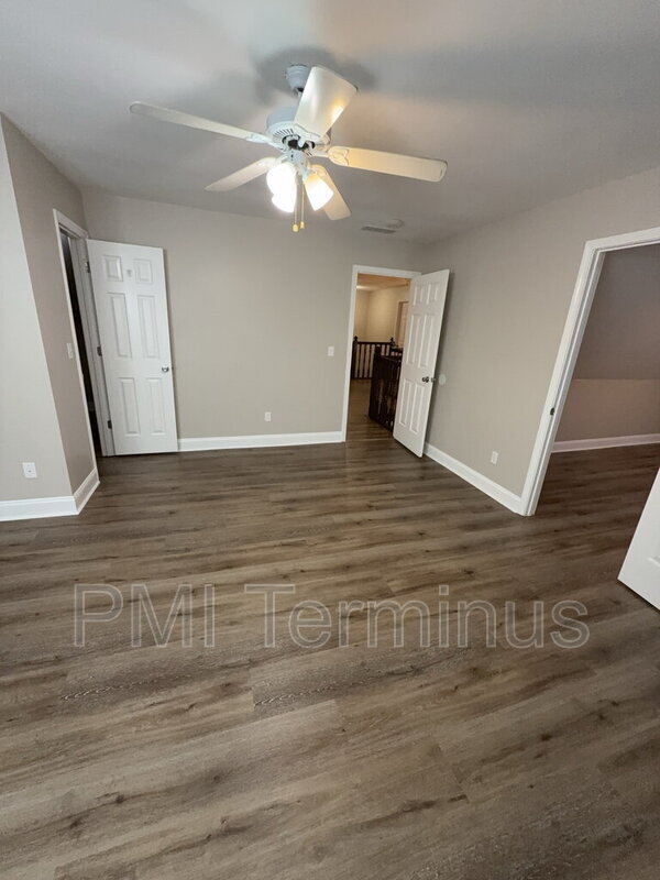 Building Photo - 4756 Forest Glen Ct NE