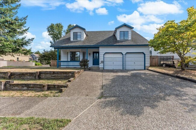 Building Photo - Renovated 4-bdrm, 2-bath Tualatin home—Corner lot, fenced yard, & prime location