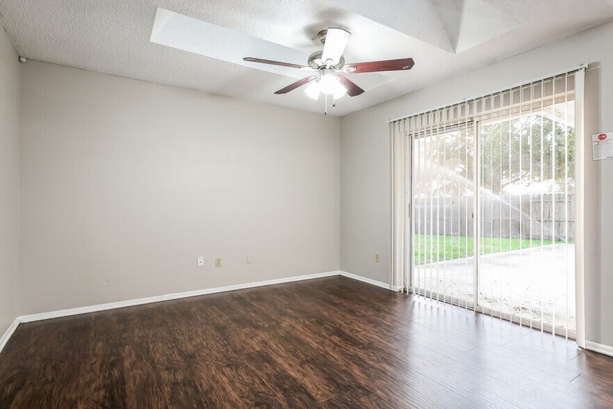 Building Photo - 1176 Countrywind Dr