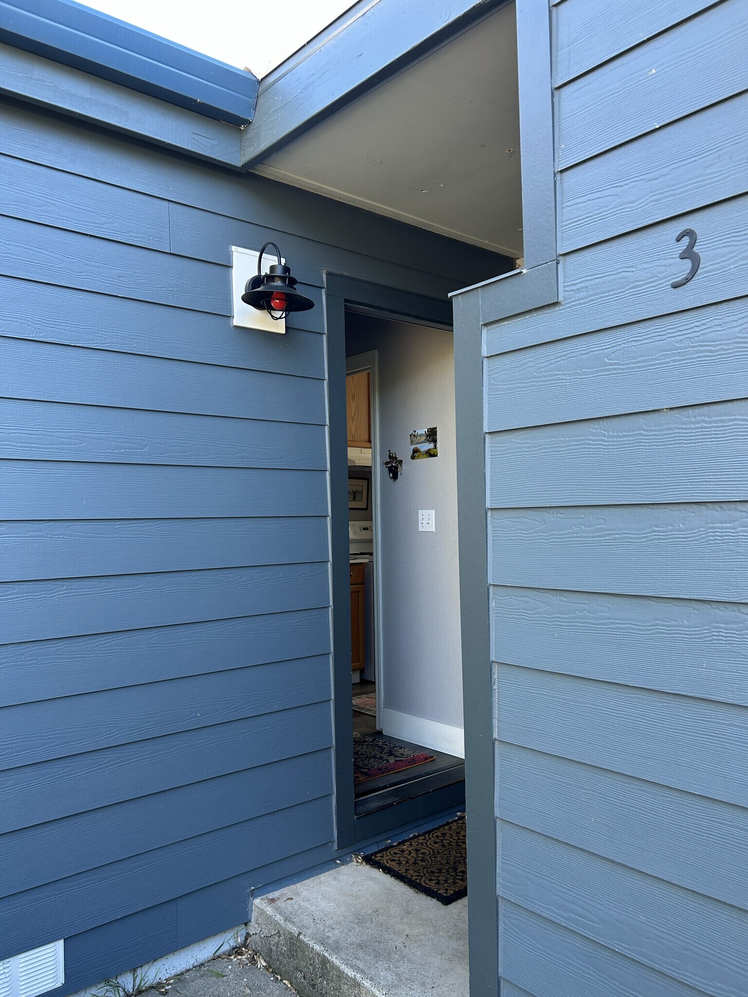 front entry - 17709 Sunset Way