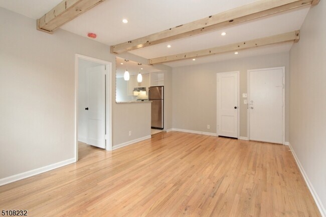 Building Photo - 380 Claremont Ave