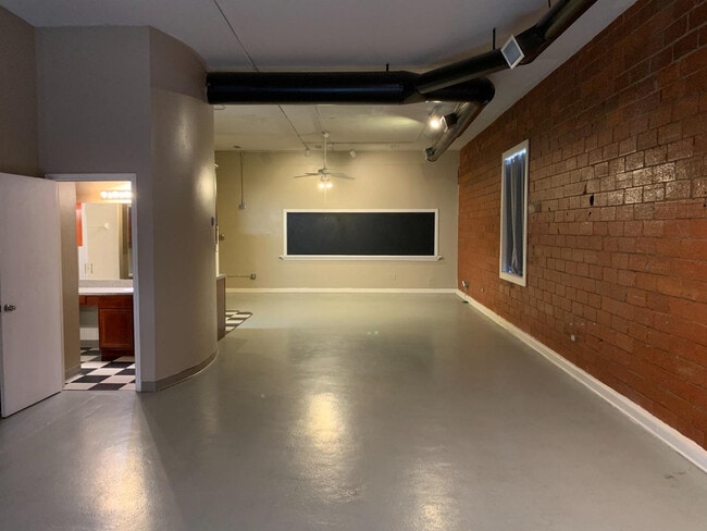 Building Photo - 1414 Texas Ave