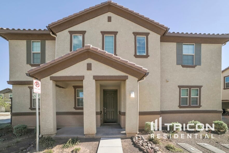 Primary Photo - 16221 W La Ventilla Way