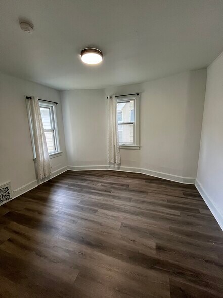 Master Bedroom Empty - 1534 N Marshall St