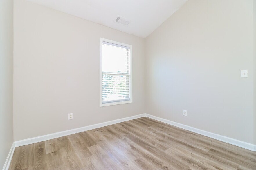 Building Photo - 2249 Baywood Tree Ln SW