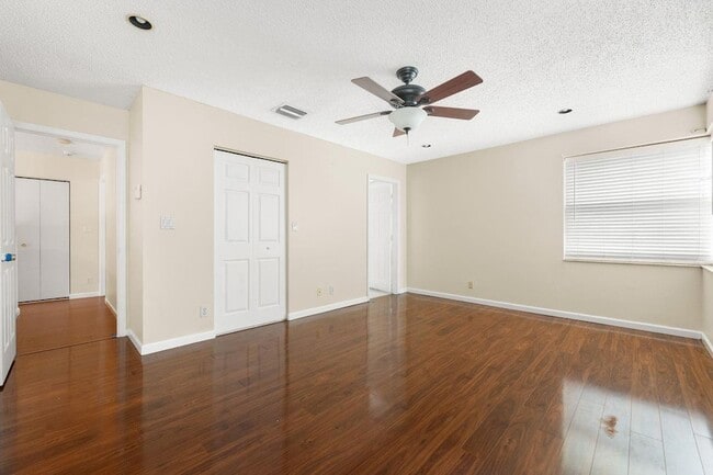 Building Photo - 4708 NW 115th Terrace