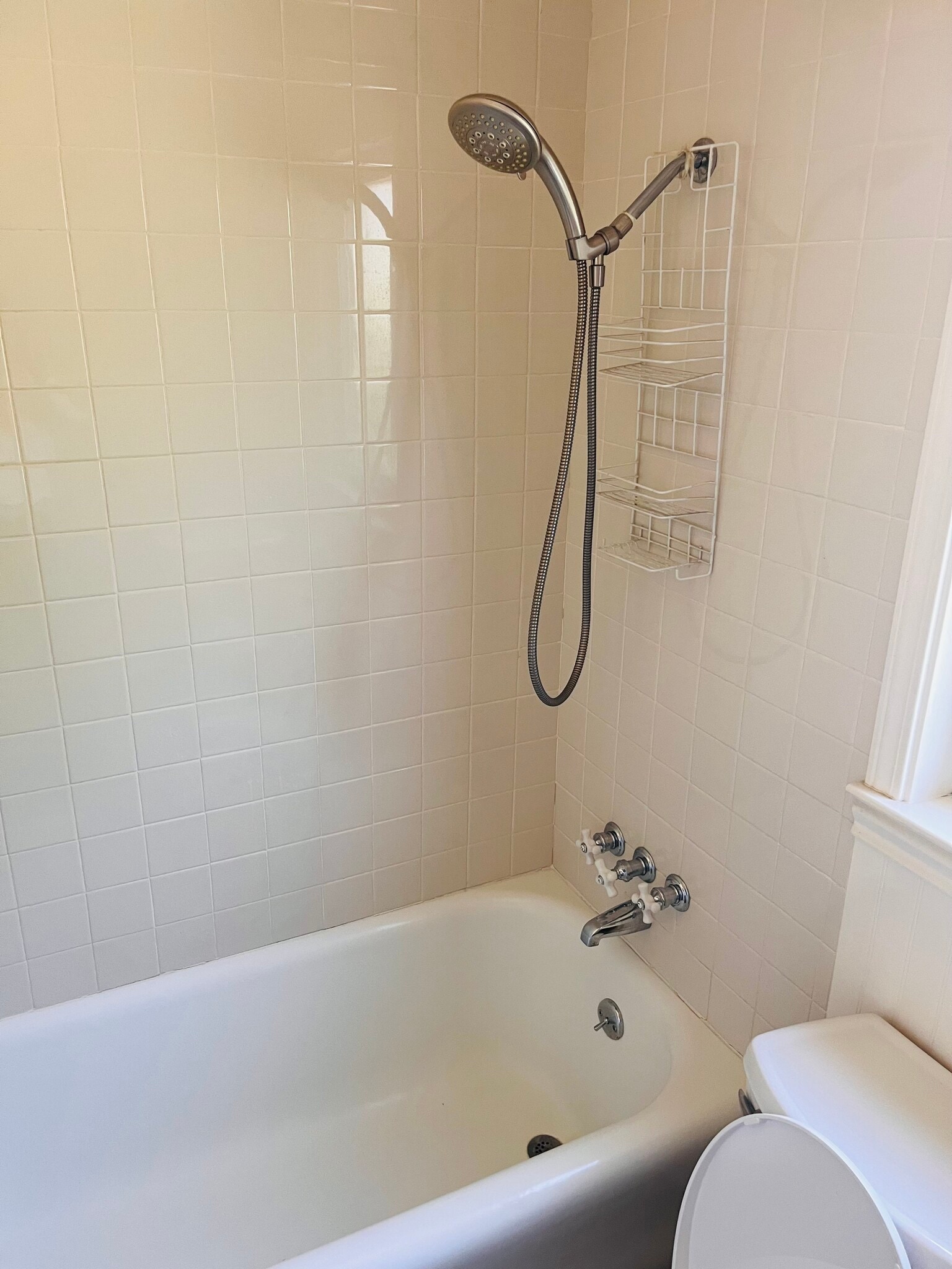 Building Photo - 233 Cherry Way