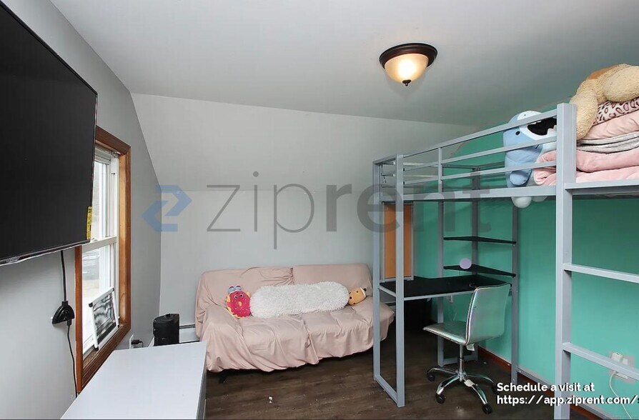 Building Photo - 58 Litchfield St