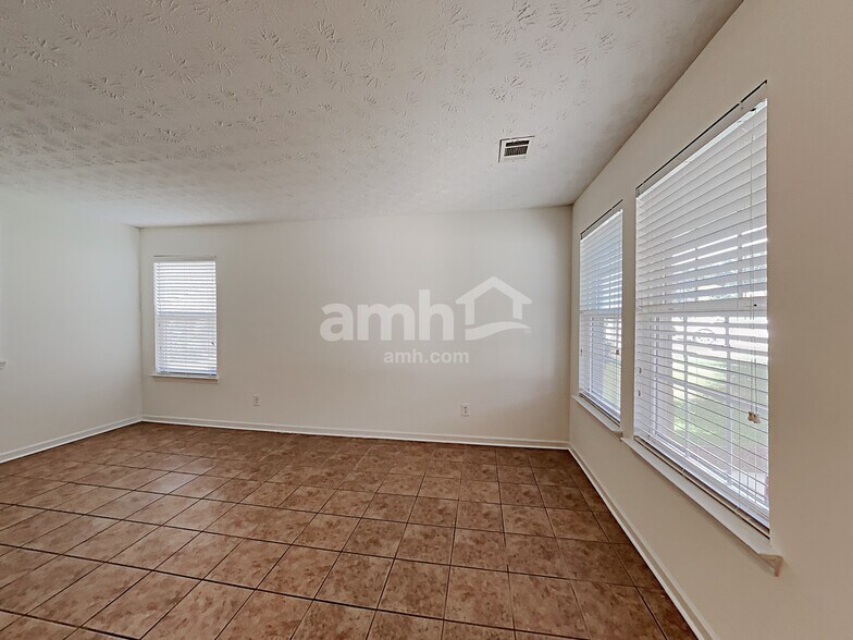Building Photo - 2641 Farmstead Ct