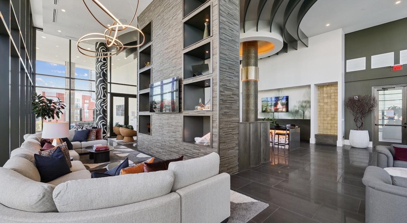 Building Photo - 1007 S Mint St