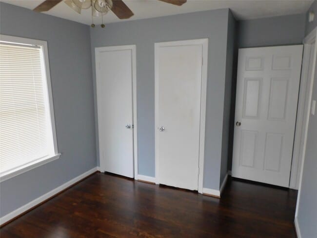 Building Photo - 3719 Meadowlake Rd