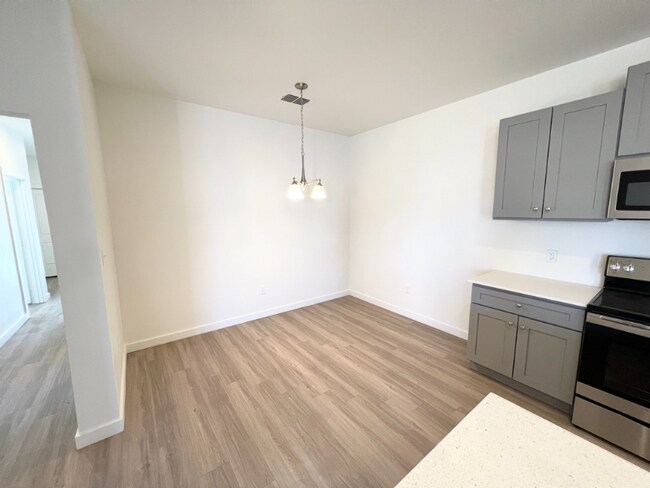 Building Photo - 5527 Itasca St