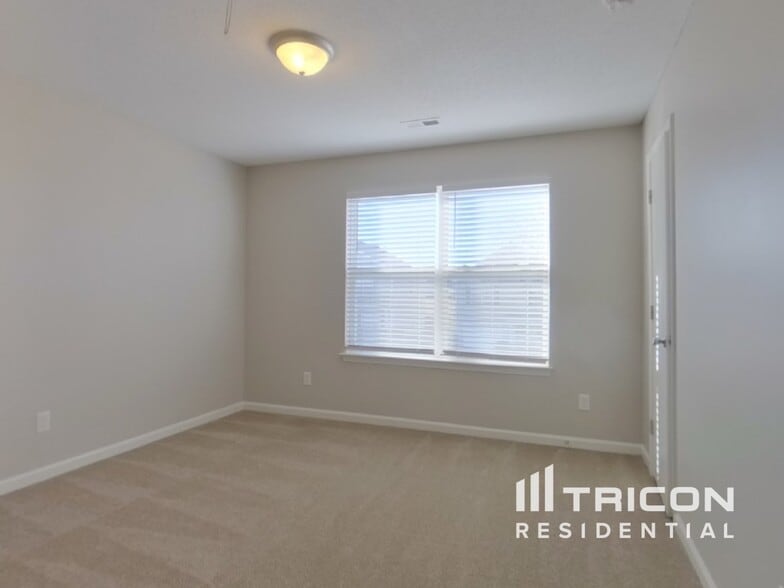 Building Photo - 11808 Kilrush Dr