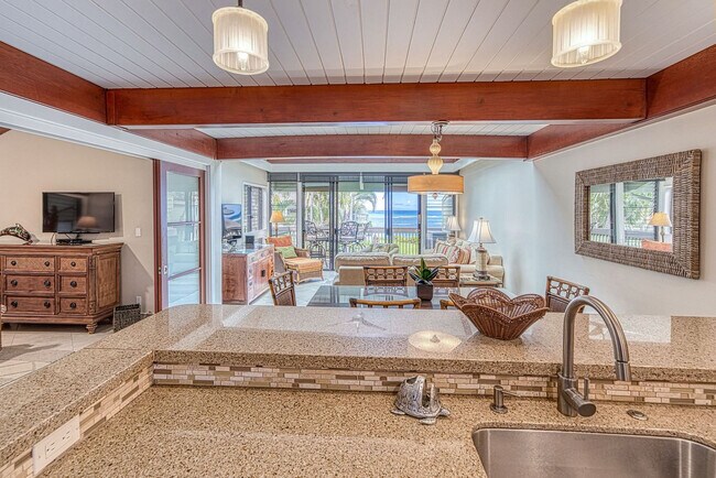 Building Photo - 4521 Lower Honoapiilani Rd