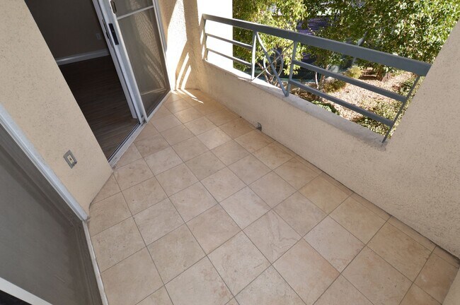 Building Photo - Meridian Unfurnished 1 Bdr/ 1 Bath Luxury ...