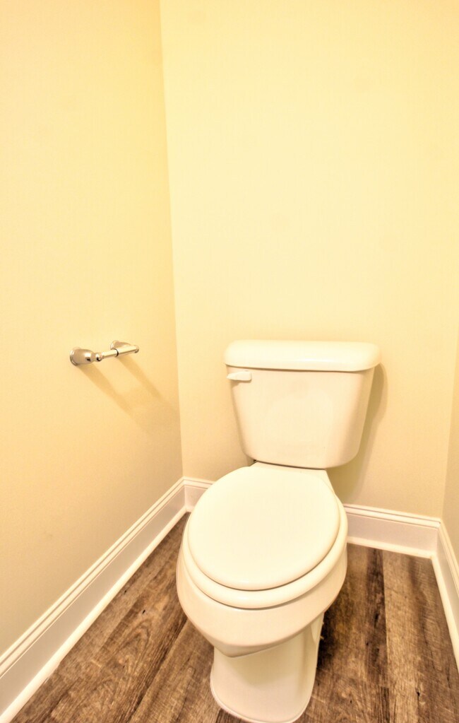 Building Photo - 711 Mill Creek Cir