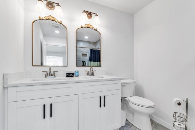 Building Photo - Charming 3BD/2BTH Home with Private Backyard in the Heart of Safety Harbor